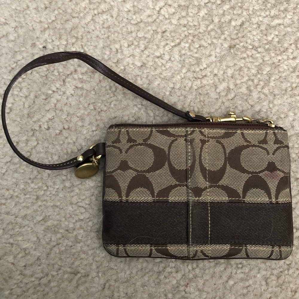 Coach wristlet wallet